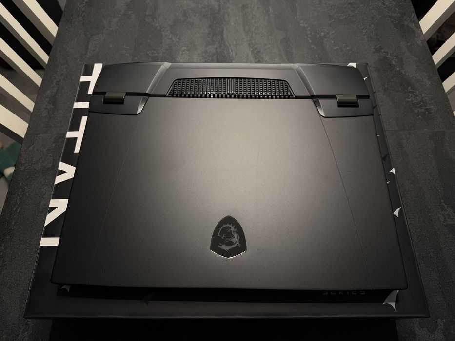 MSI Titan GT77 3070ti 32gb ram i9 12900hx