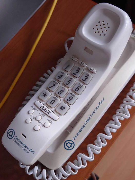 Стаціонарний телефон Southwestern Bell Freedom Phone FM2554