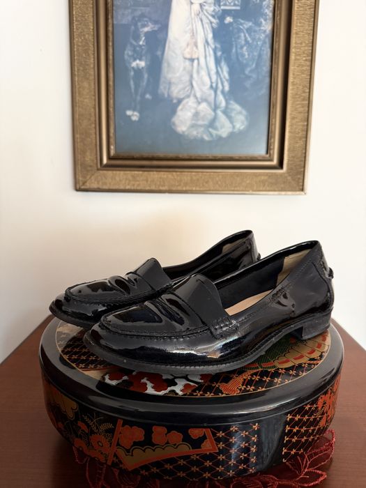 Czarne lakierowane loafersy mokasyny vintage old money preppy