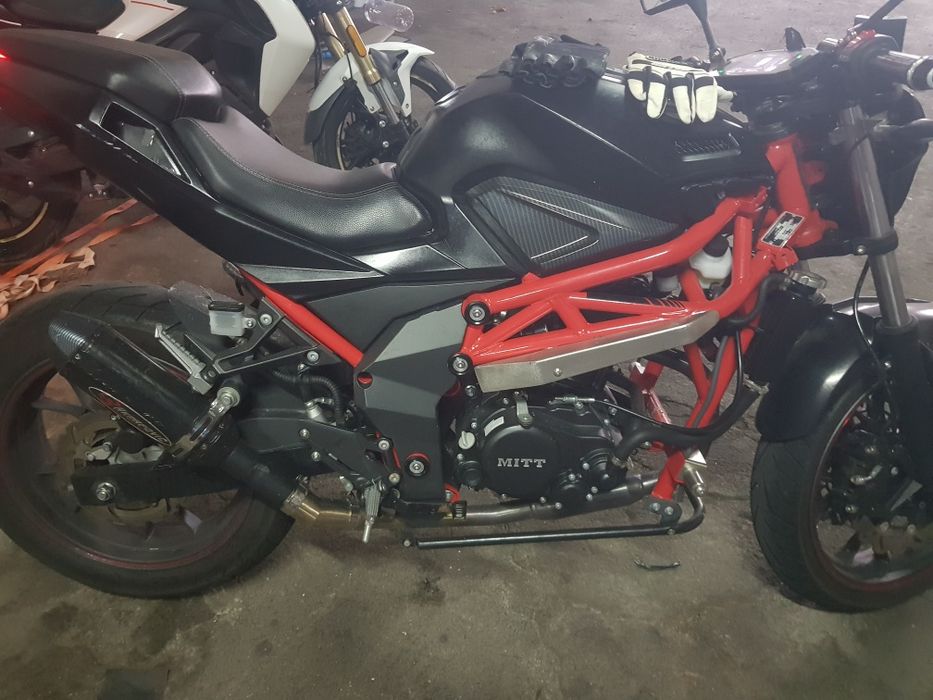 Vendo mota mitt 125