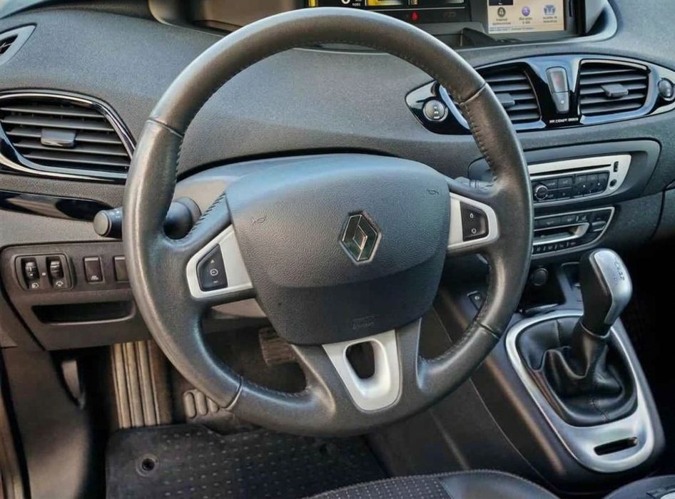 Renault Scénic 2018 — photo 4