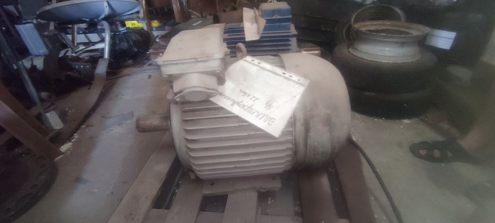 Продам электродвигатель 4АМ180S4У3 .