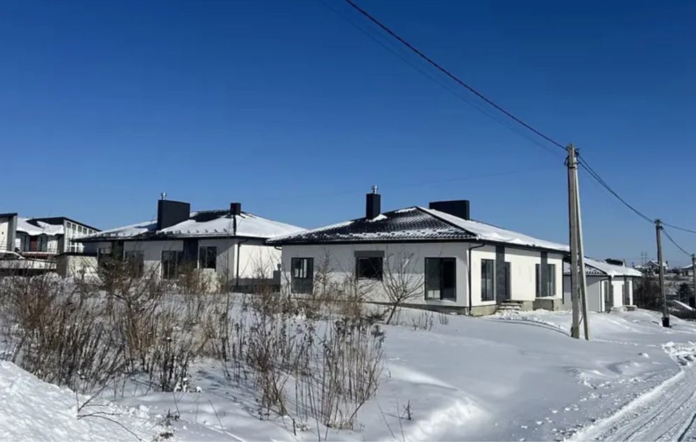 р Продається сучасний котедж-дуплекс на масиві Київський