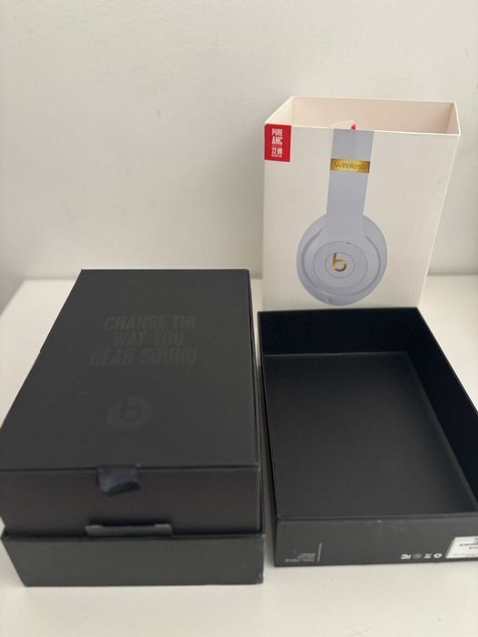 Auscultador Bluetooth BEATS Studio 3 c Microfone e Cancelador de Ruído