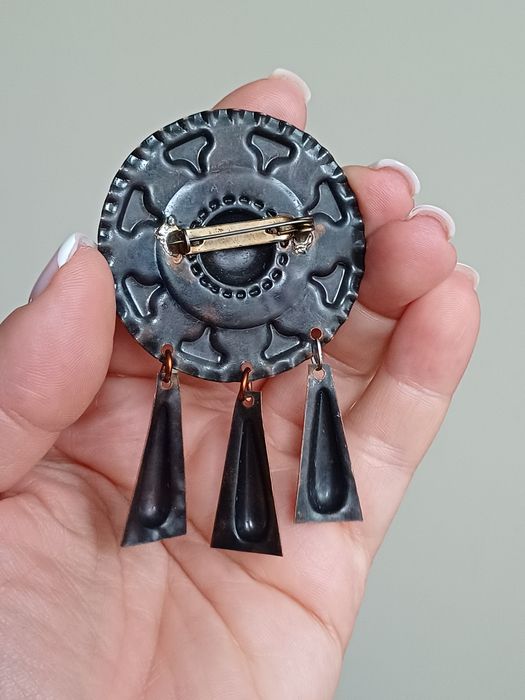 Broszka miedziana metaloplastyka cepelia prl dyndałki