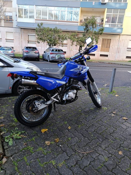 Mota XT 600 E cor azul