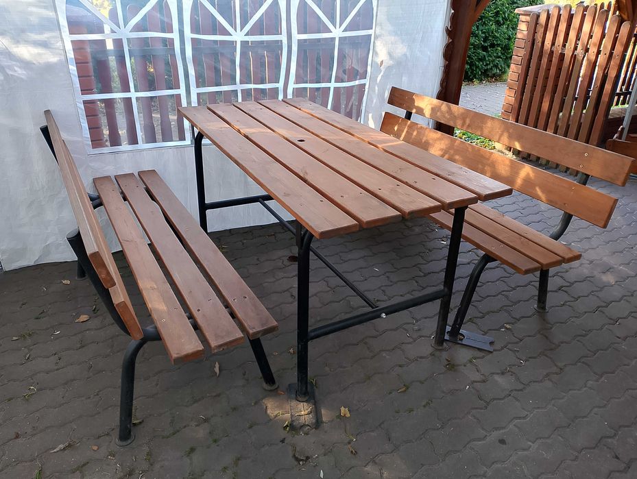 Stół z ławkami ogrodowe