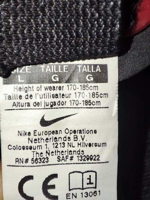 Ochraniacze piłkarskie Nike rozm. L 170-185 cm