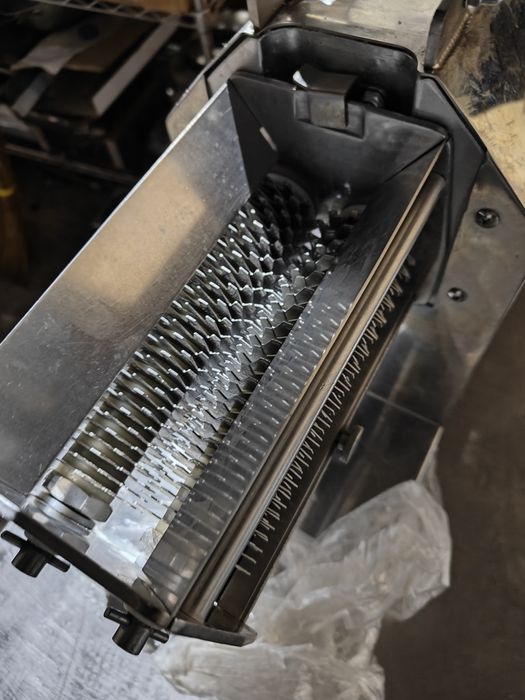 Професійна м'ясорубка та тендерайзер бу