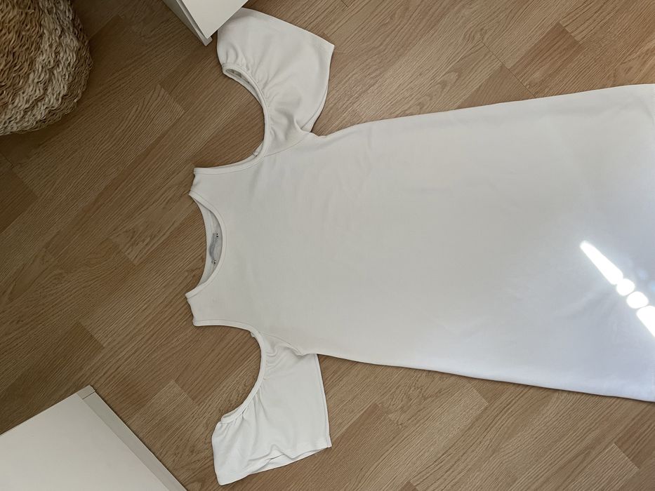 Biala sukienka hiszpanka z falbankami zara