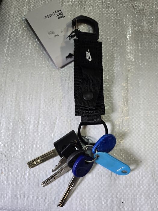 Брелок для ключів Nike Unisex Club Чорний/Чорний/Білий Один розмір