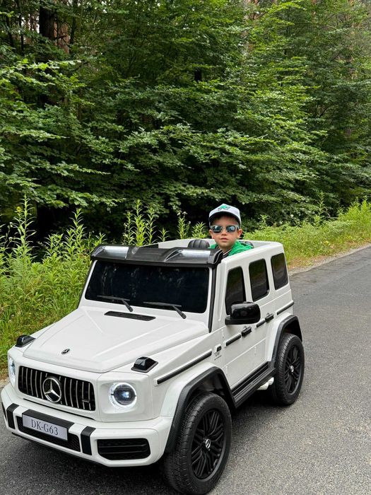 Samochód Mercedes DK-g63 czarny biały auto na akumulator 24V MOCNE!!!