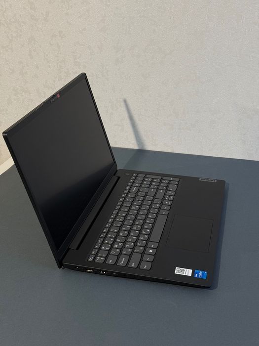 ноутбук Lenovo V15 G4 IRU