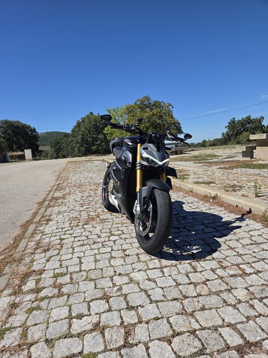ducati streetfighter v4s
