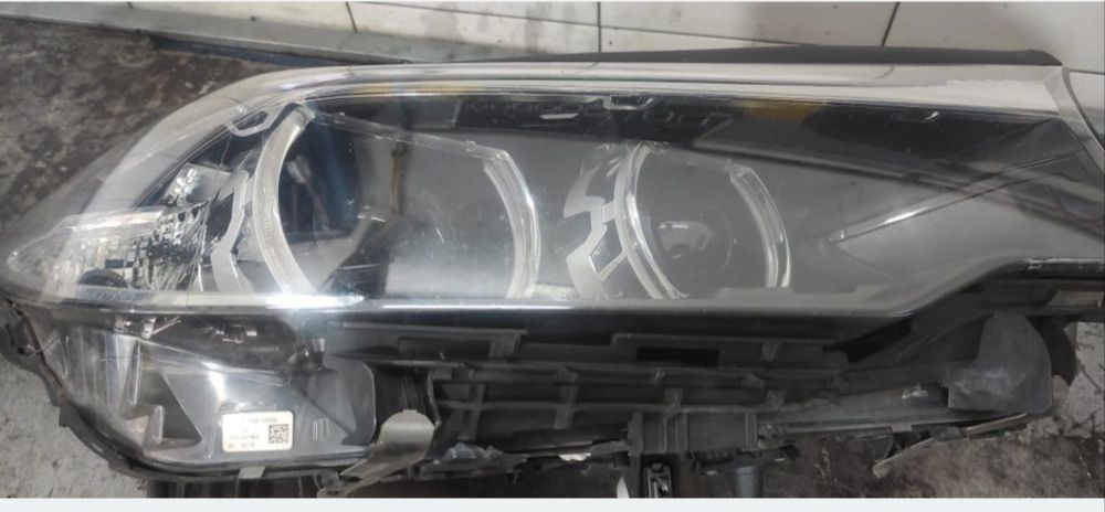 Faróis BMW 520d 2019 ORIGINAIS (Como Novos)