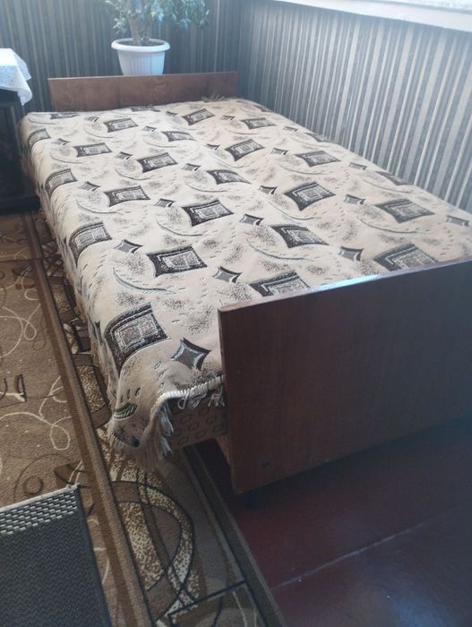 Диван, диван-книжка, розкладний диван