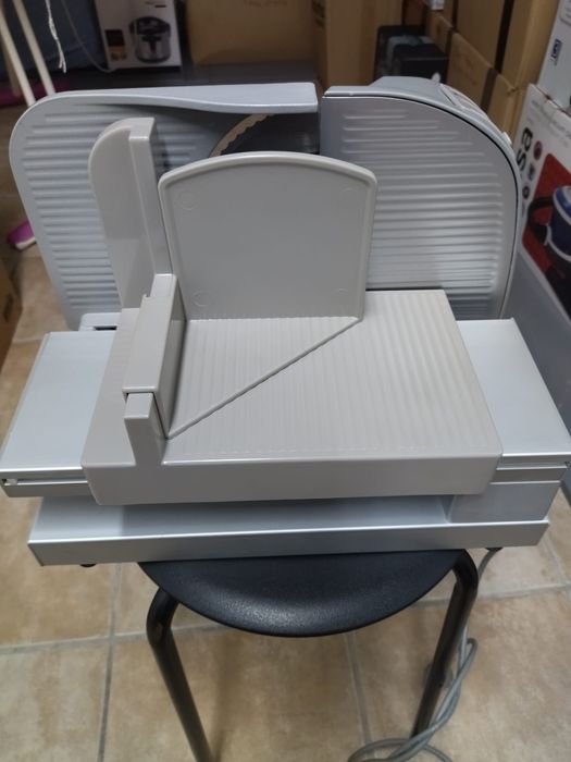 Fiambreira com pouco uso