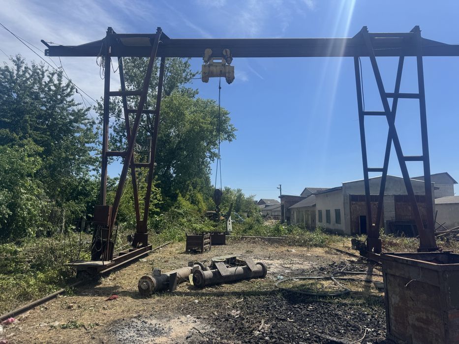 продам козловий кран  електричний.