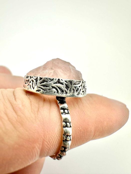 Pierścionek kamień naturalny
kwarc różowy surowa bryłka. Próba 925