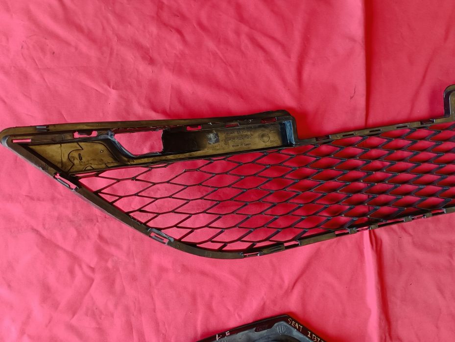 Grelhas Parachoques frente SEAT Ibiza FR 6 J