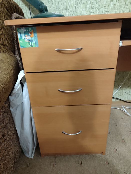 Стол, угловий комп'ютерний