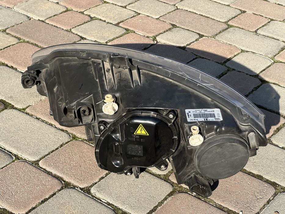 Фара seat leon bi xenon адаптивний. Ціну пропонуйте