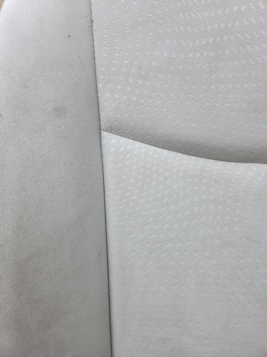 Сидіння. Салон. Nissan Leaf.