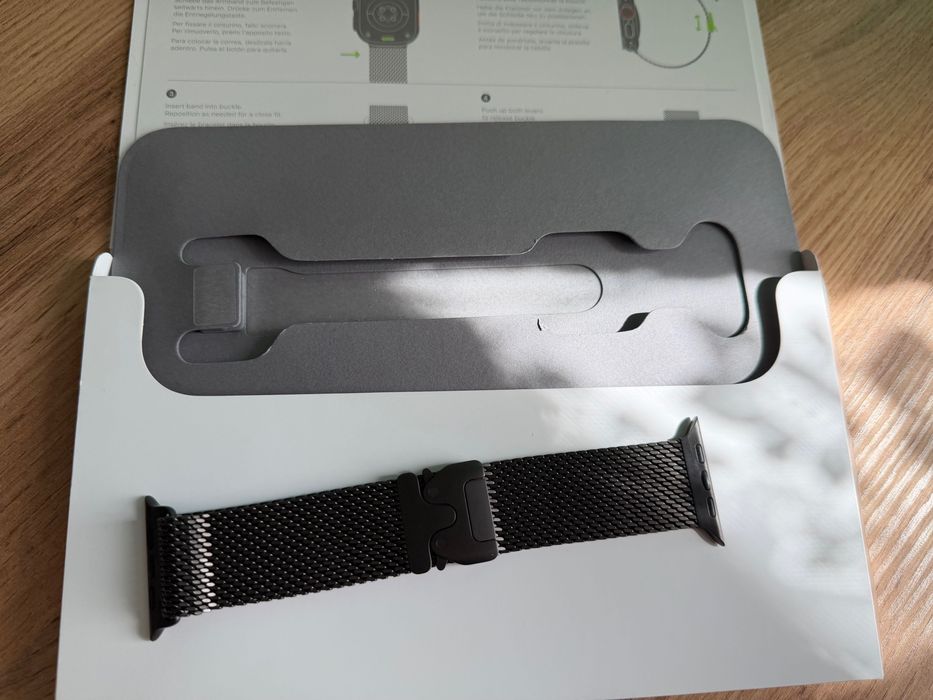 Apple Black Titanium Milanese Loop 49мм M Розмір М