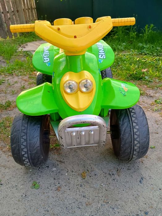 Дитячий квадроцикл на аккумуляторі б/у