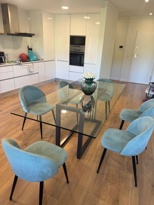 Mesa de jantar de vidro