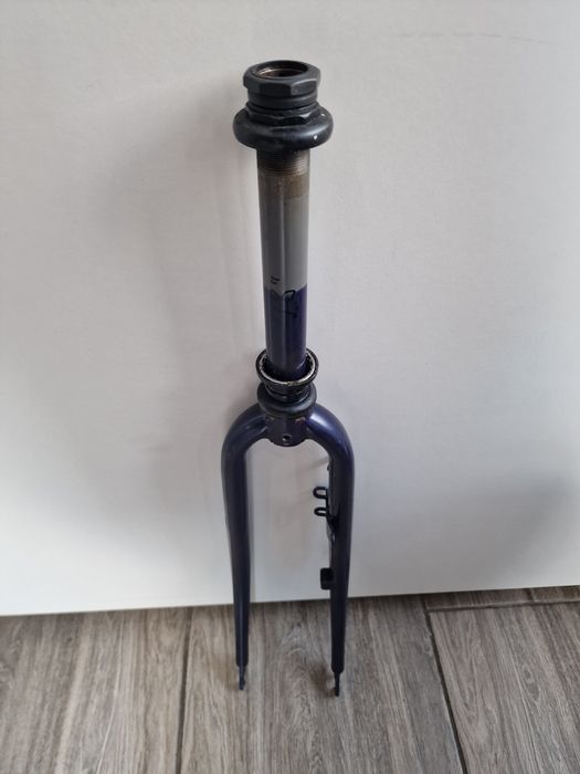 Widelec rowerowy przedni sztywny 28 cali