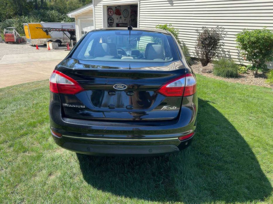 Ford Fiesta Titanium      2014