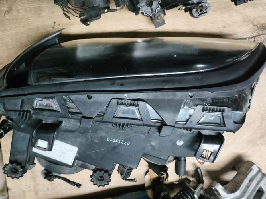 BMW E46 lift sedan reflektory lampy L+P
