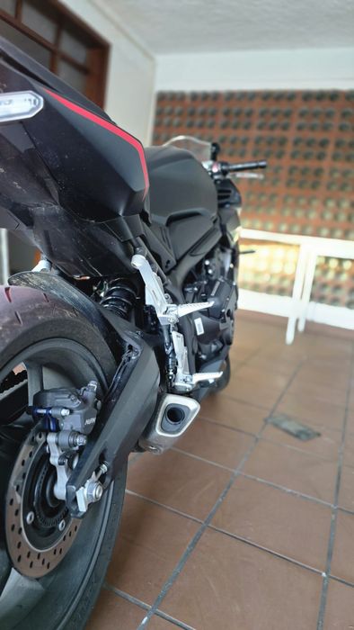 Honda cbr 650R preta