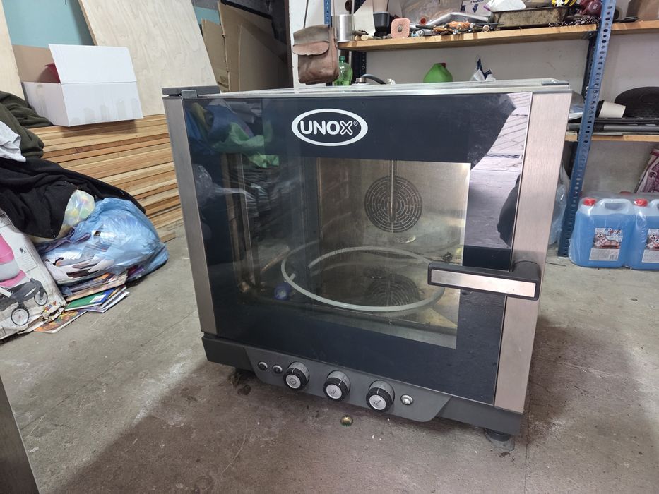 piec konwekcyjno-parowy firmy Unox,
