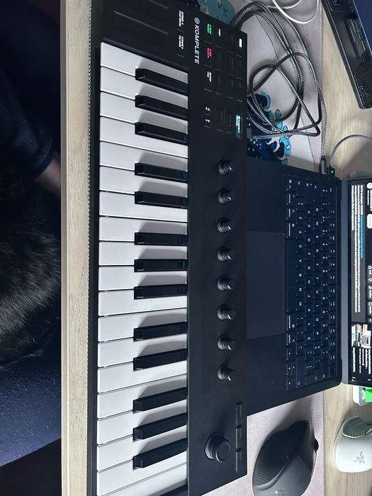 Komplete kontrol m32