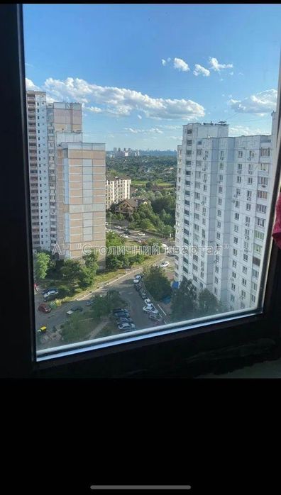 Продам квартиру Київ, Милославська вул.