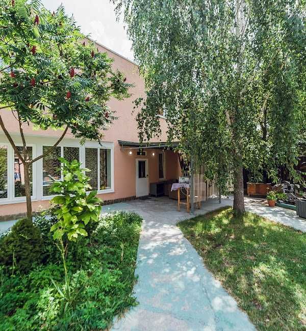 77 Будинок в парку "Сирецький Гай " басейн мангал музика альтанка