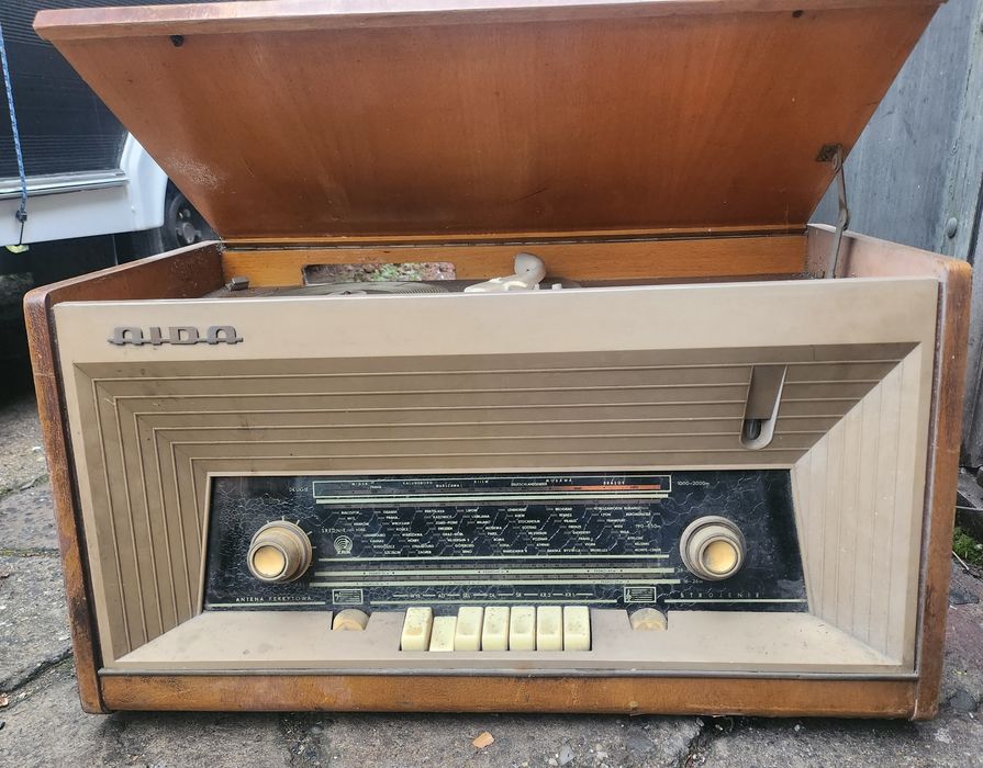 Radio AIDA 3201 z gramofonem