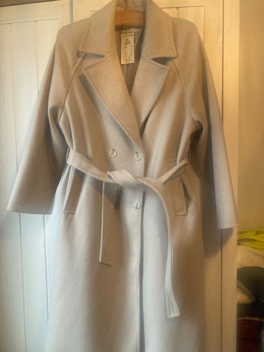Śliczny płaszcz Reserved XL okazja nowy