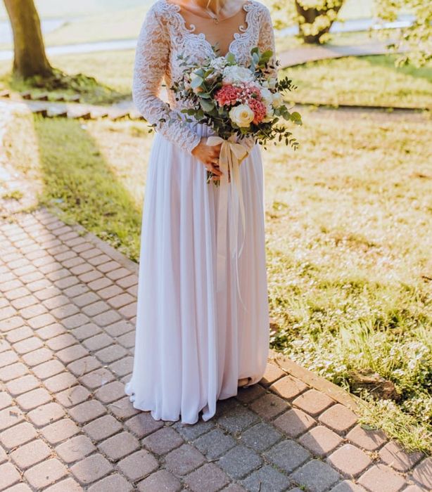 Koronkowa suknia ślubna