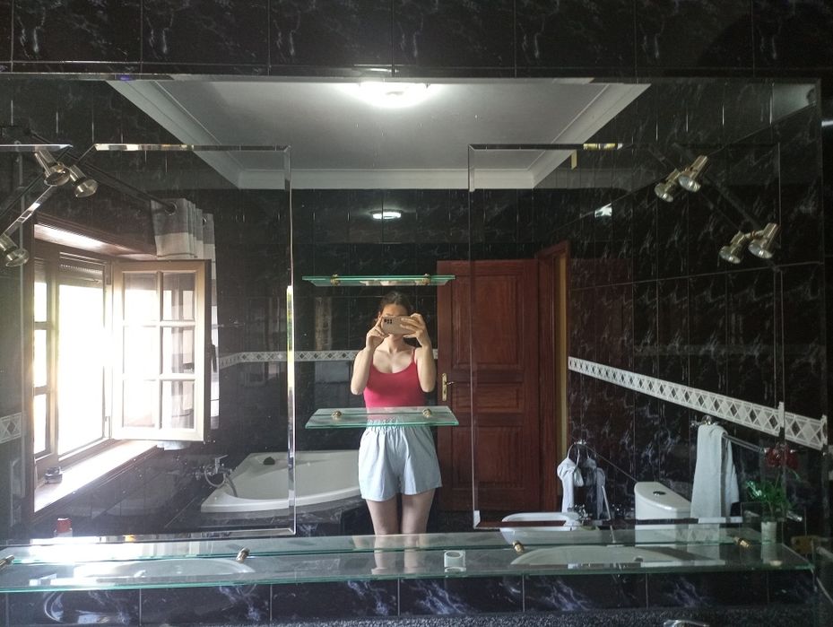 Espelho de grande tamanho