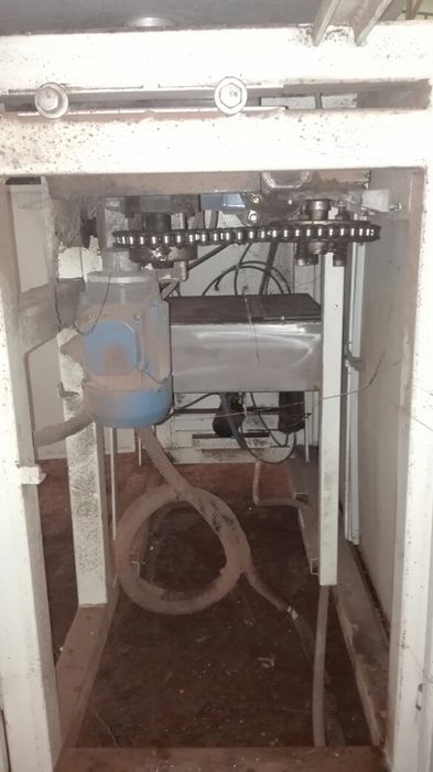 Maquina de escolher discos de cortiça