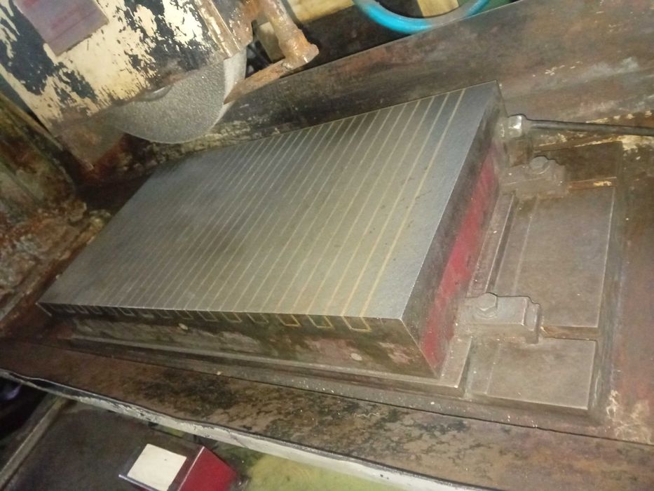Retificadara plana com prato electromagnético Curso 750mm.