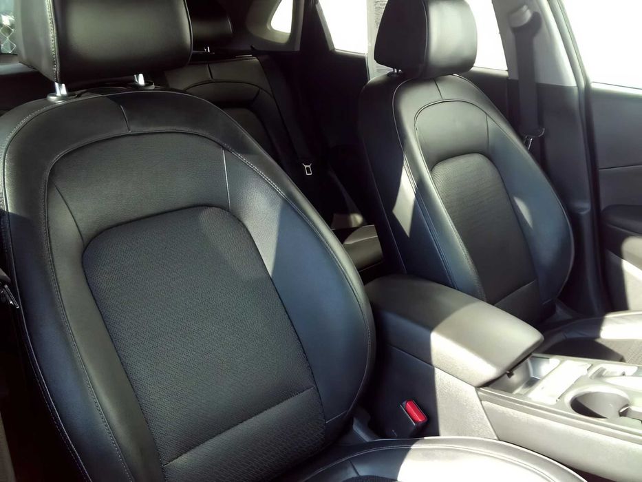 Hyundai Kona      2021