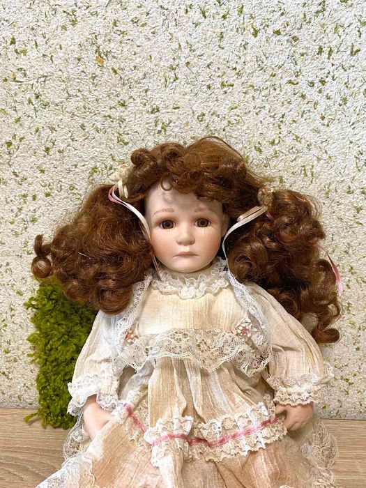 Порцелянова лялька колекційна