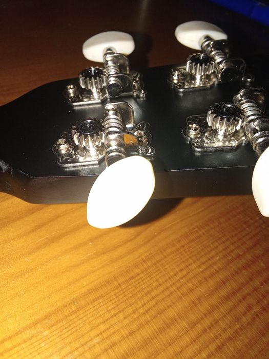Ukulele novo (não profissional)