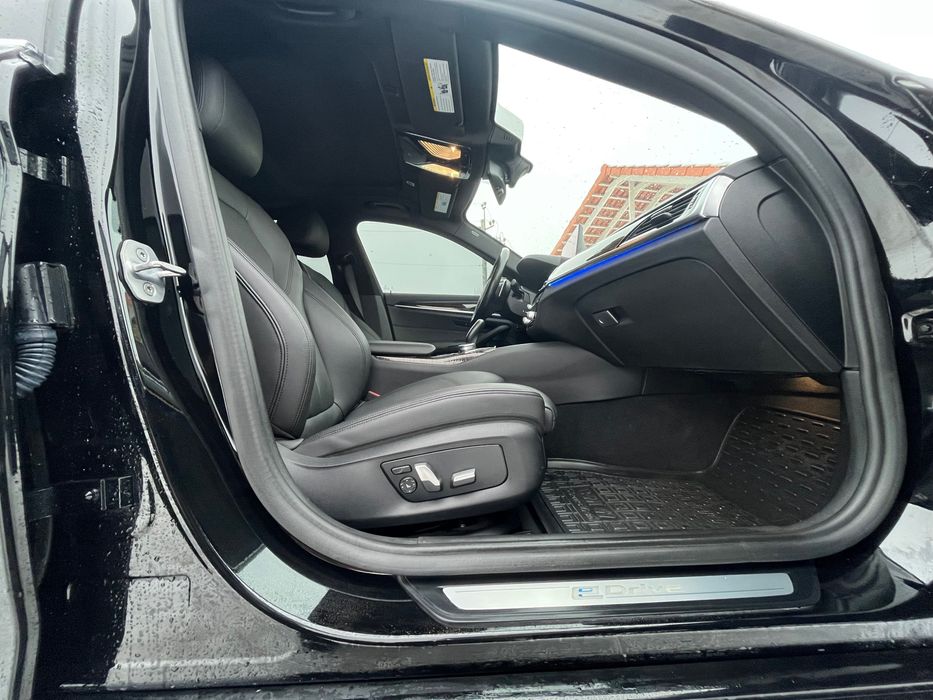 BMW 530E гібрид плагін