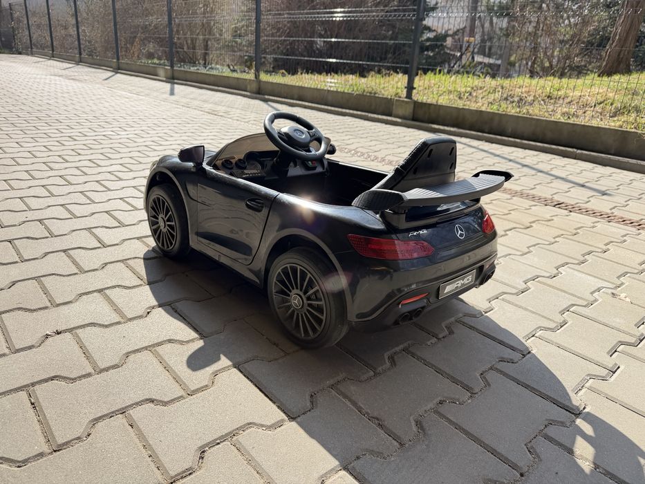 Auto elektryczne Mercedes AMG dla dziecka