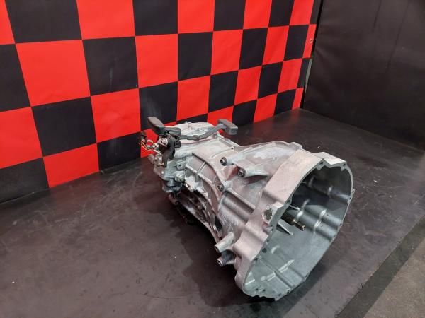 Caixa de velocidades manual NISSAN Cabstar Chassis (F24M, F24W)
